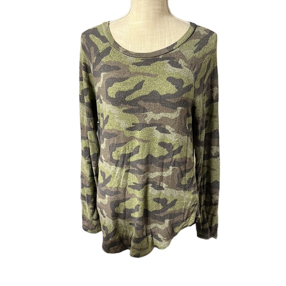 American Eagle Long Sleeve Soft & Sexy Plush Shirt Blouse Camo Green Womens XS